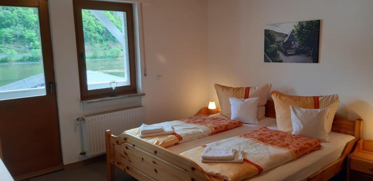 Altes Weingut Broehl Hotell Hatzenport Eksteriør bilde